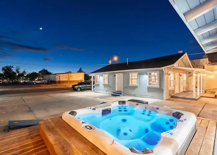 The Cowboy Social Unit 13 Holiday home *